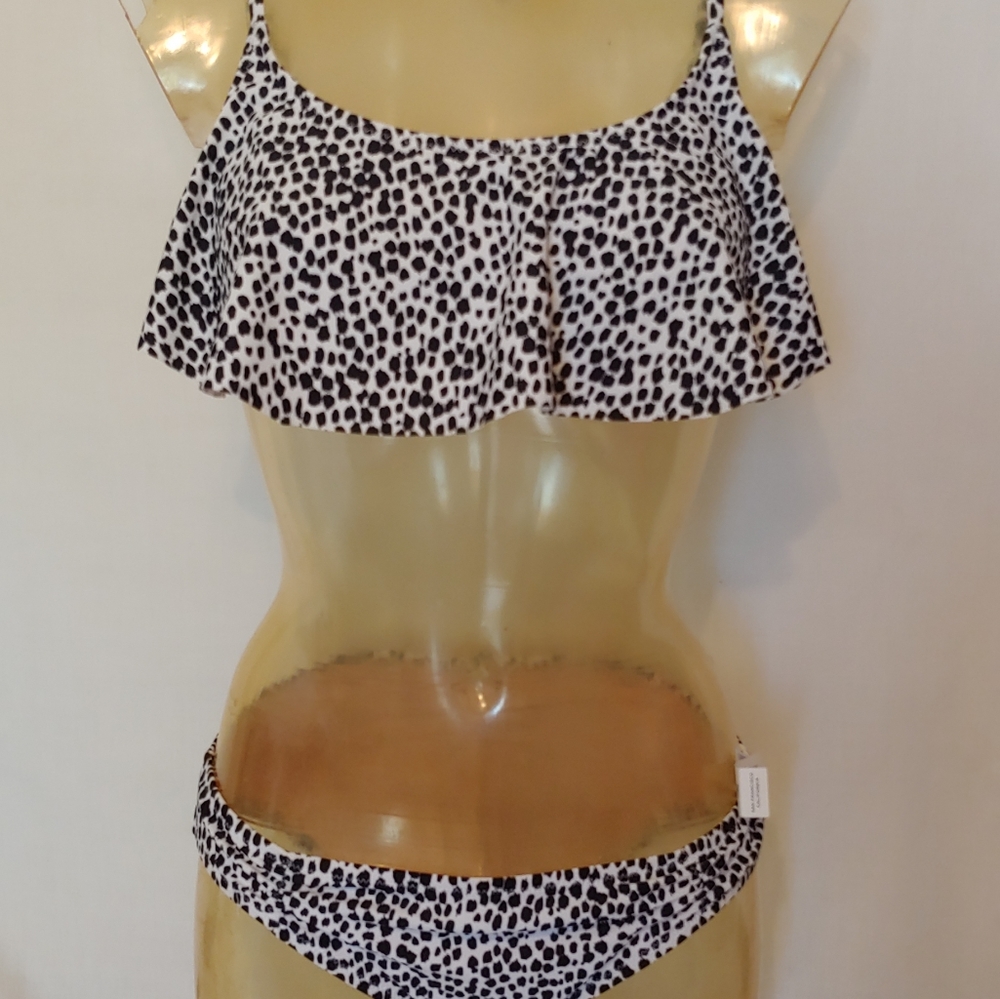 Old Navy Medium 2 Piece swimsuit black & white